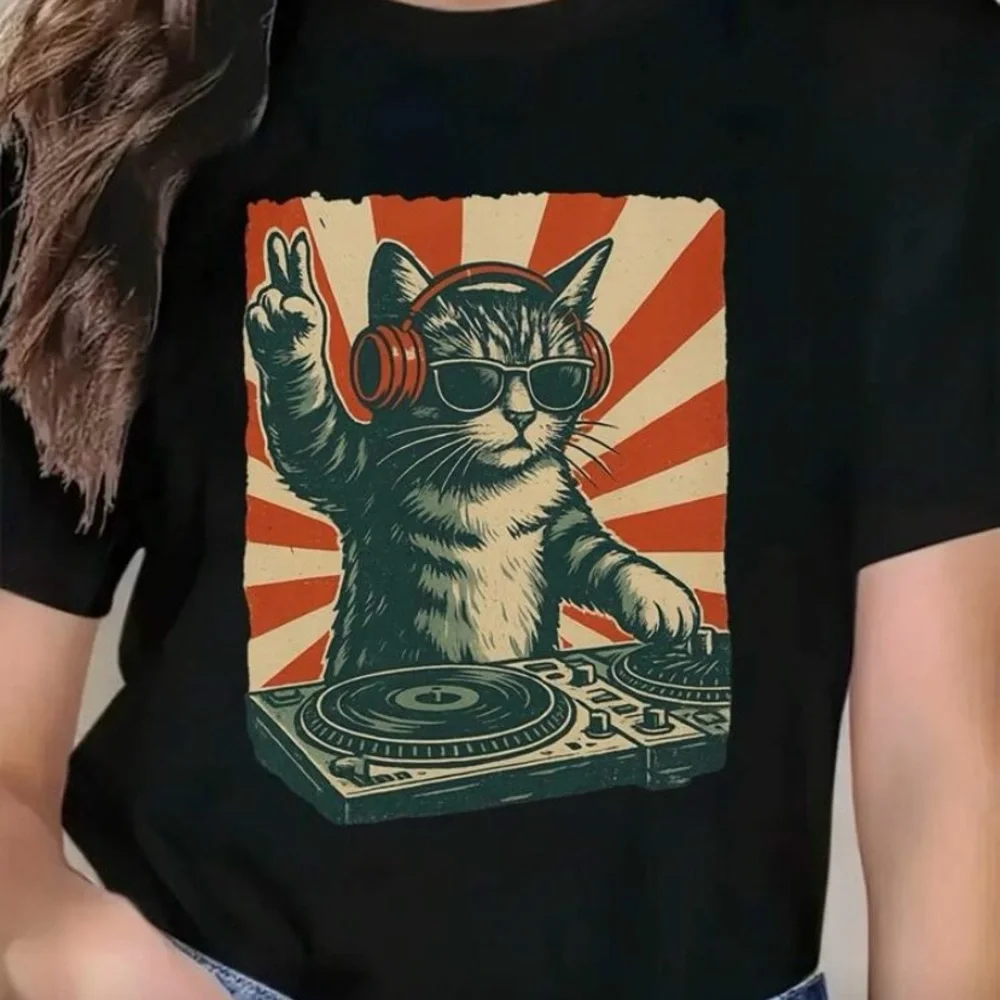 Graphic T-Shirt~~Cat DJ~~ Size Small~~NWT~~Black ❤️🐱